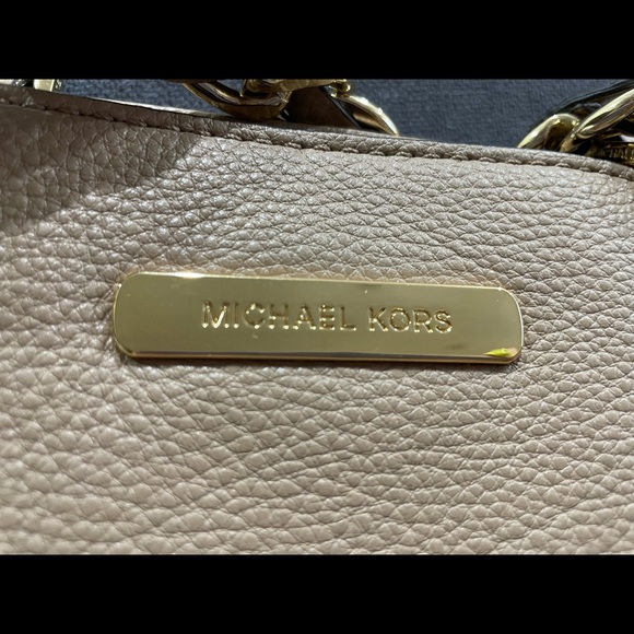 Michael Kors Tote, pale beige. - Picture 9 of 10